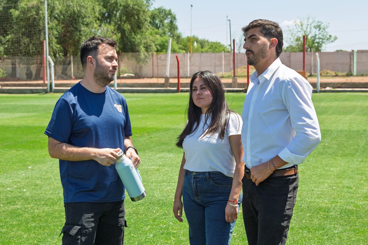 La cancha Osvaldo Ardiles de la ciudad Deportiva de Instituto fue escenario de una propuesta que promueve el pensamiento crítico desde el deporte, con apoyo de la Dirección General de Juventud. (Prensa Instituto)