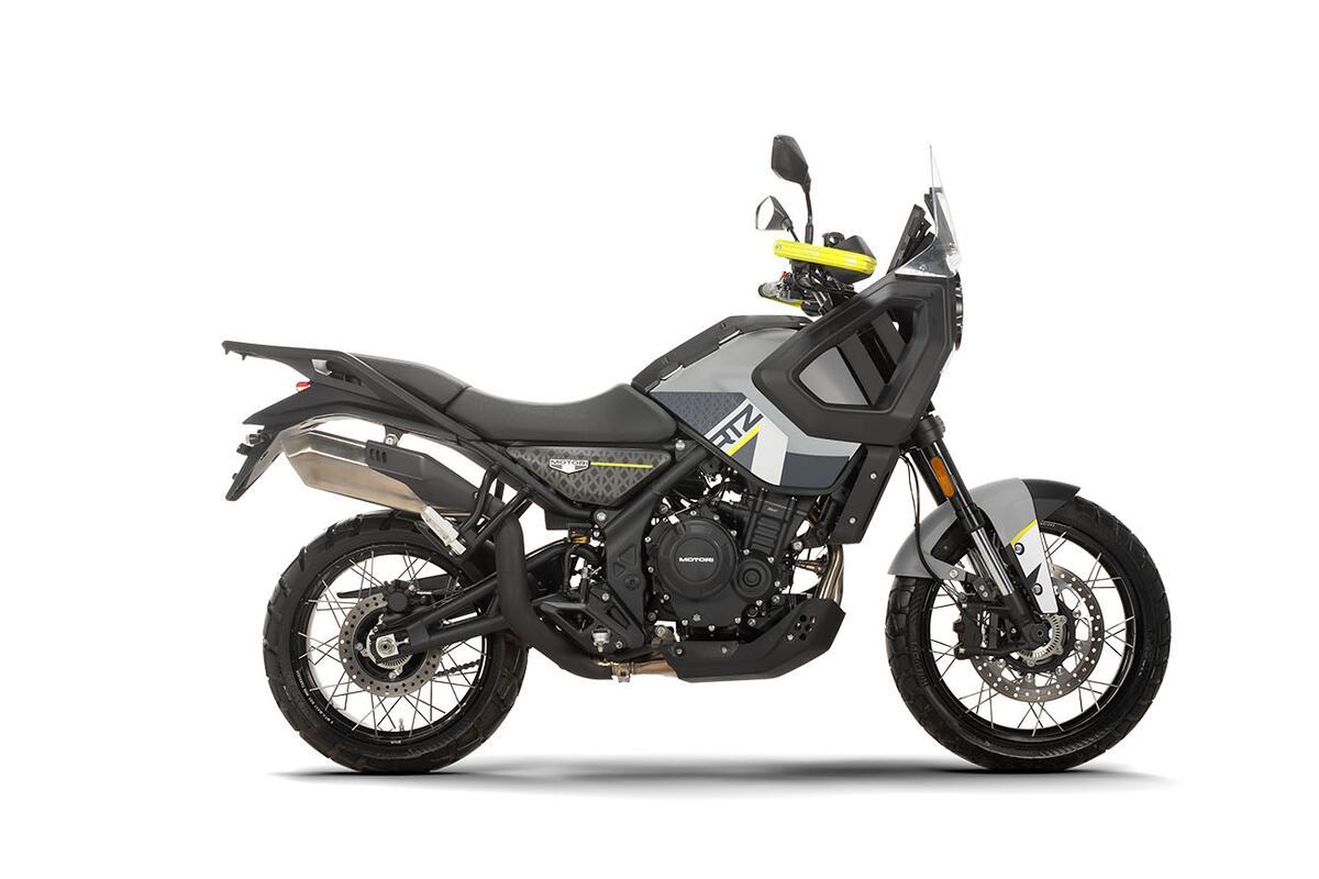 la nueva Zanella Motori RTZ 500 apunta a un espacio del mercado dominado por CFMoto 450 MT y la Royal Enfield Himalayan.