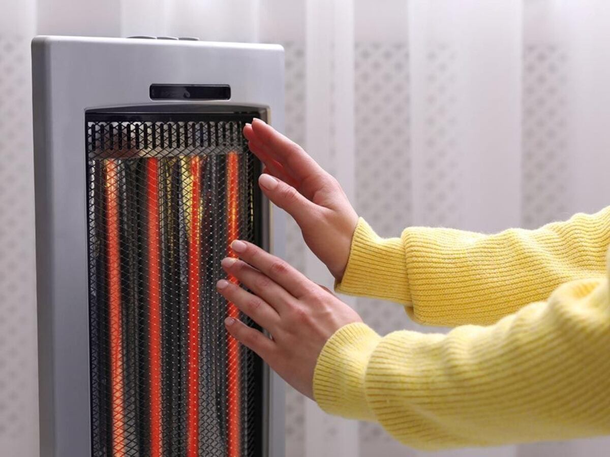 Qué calienta más y gasta menos: aire acondicionado, caloventor, estufa eléctrica o panel calefactor
