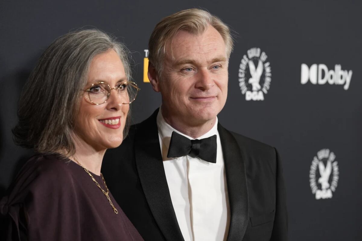 Emma Thomas y Christopher Nolan, en la alfombra roja de los premios del Sindicato de Directores 2026. (AP)