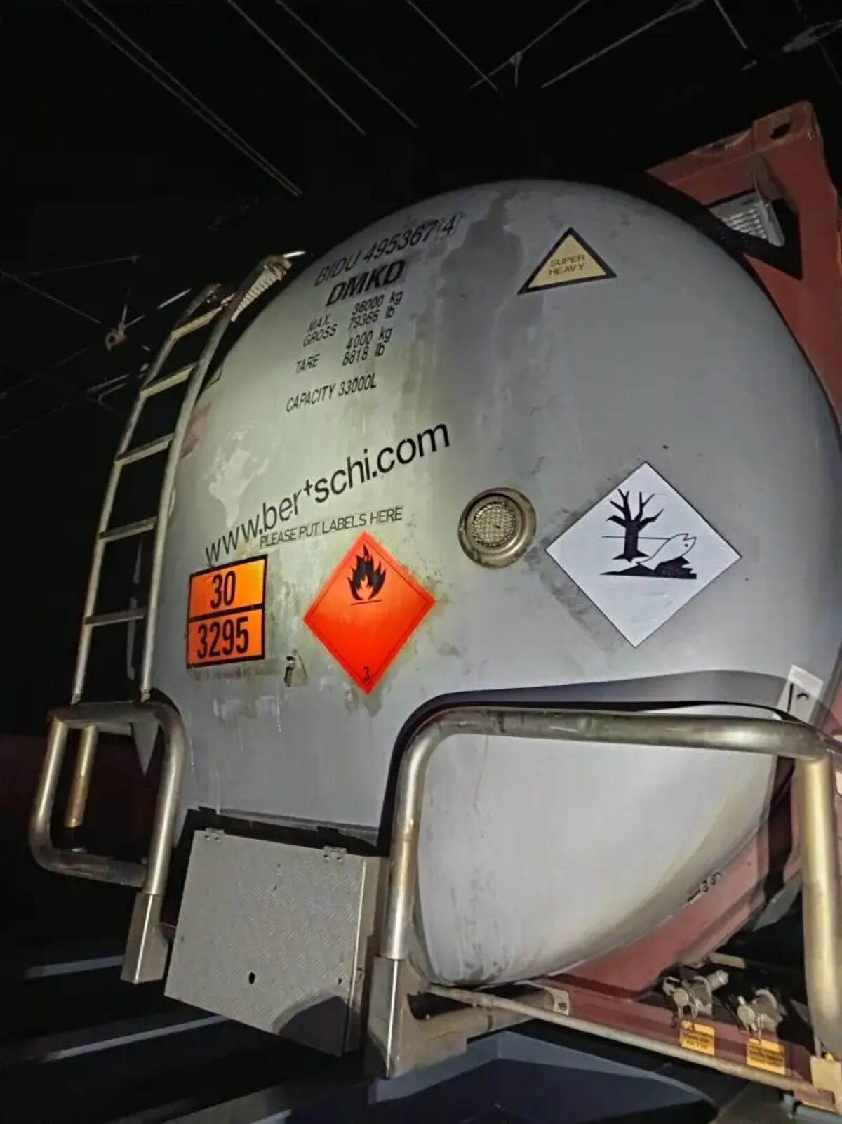 Descarrilamiento de un tren de mercancías peligrosas en Irún, España.
