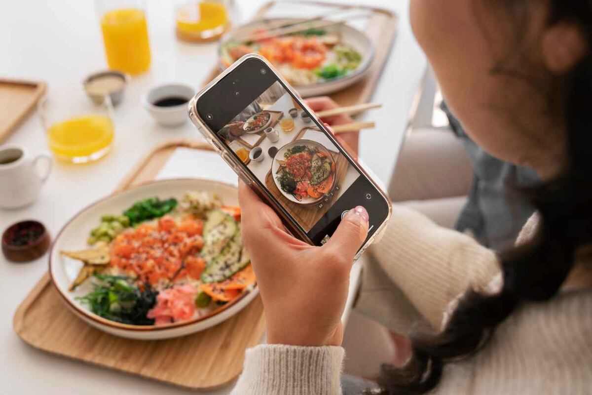 TikTok influye en cómo comen los adolescentes y jóvenes, según un estudio internacional 