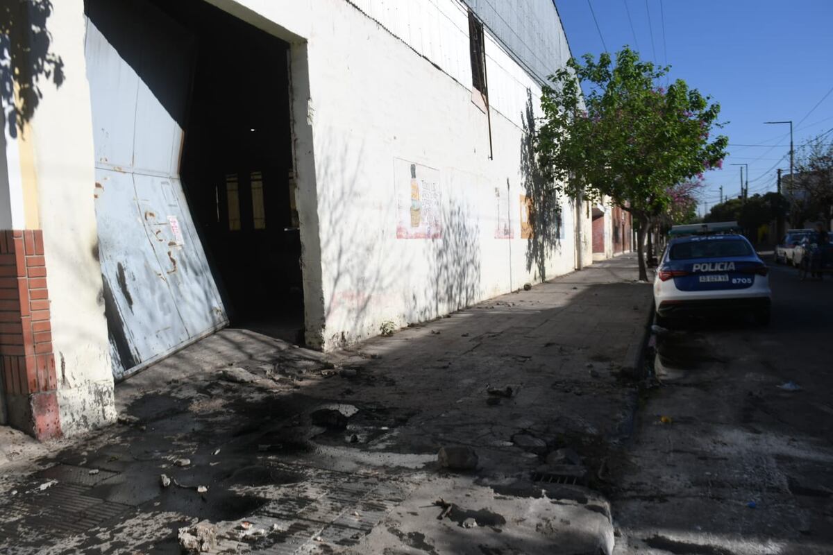 El crimen de Gabriela en el acto del Soelsac en el cub Yapeyú: así está el predio tras los destrozos del domingo. (Ramiro Pereyra/La Voz)