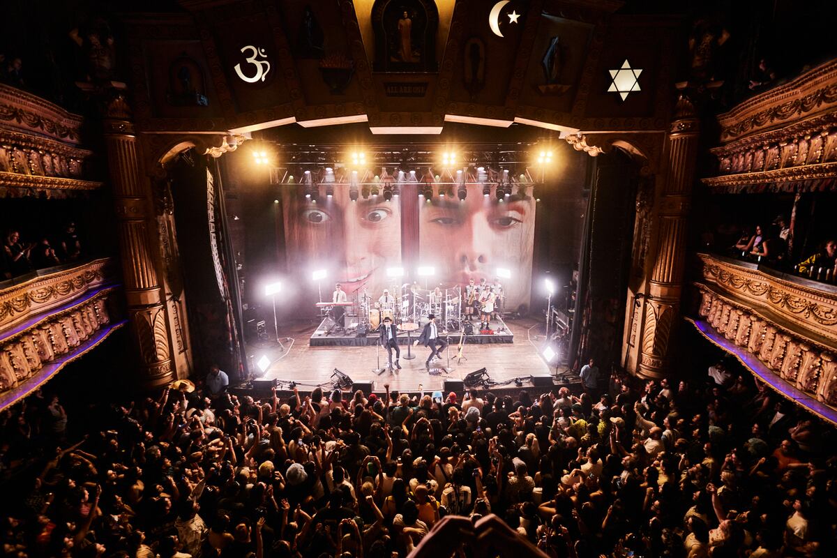Ca7riel & Paco Amoroso, en Lollapalooza y en el House of Blues de Chicago. (Instagram @lollapalooza y DF Entertainment)