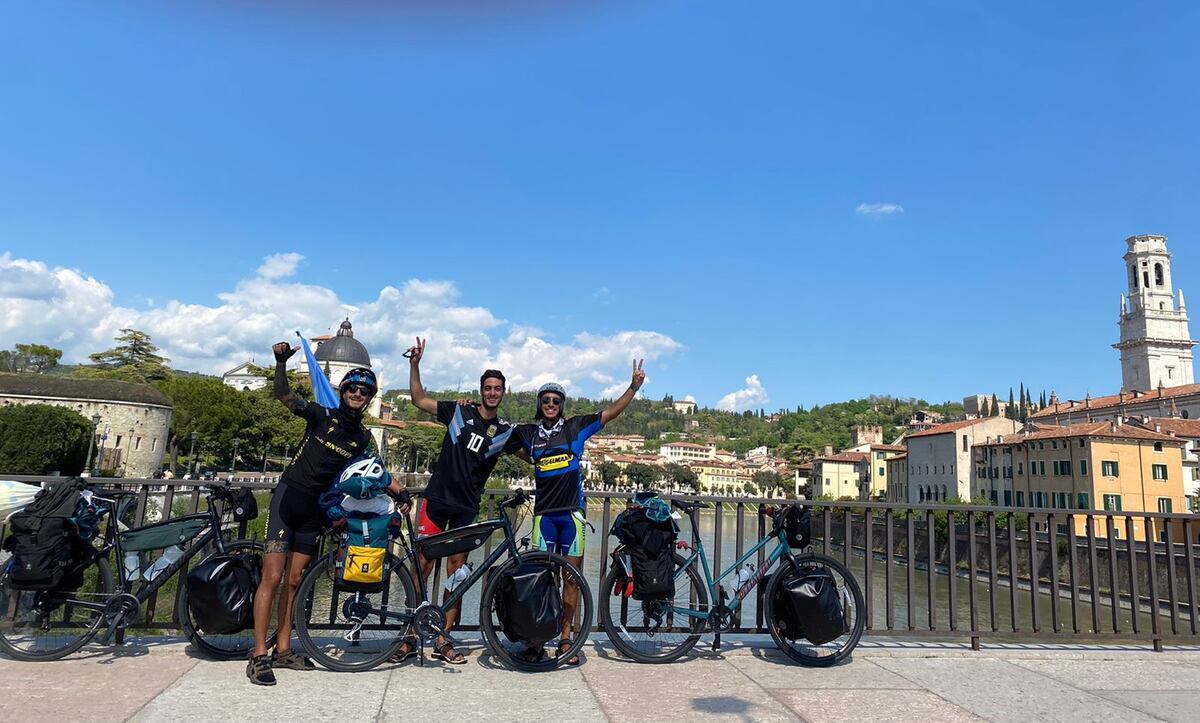 "Soniando en cleta" es un proyecto que lleva a tres cordobeses en bicicleta rumbo al Mundial. (Foto: Soniando en cleta)
