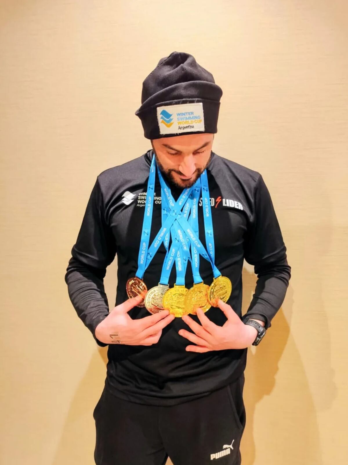 Alexis Gregorat Krebs ganó 5 medallas en el Winter Swimming World Cup Argentina 2025. (@matutejg.periodista)