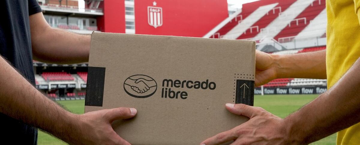 Es sponsor de Colapinto y ahora incursiona en el fútbol: el club que será auspiciado por Mercado Libre. (Gentileza ML)