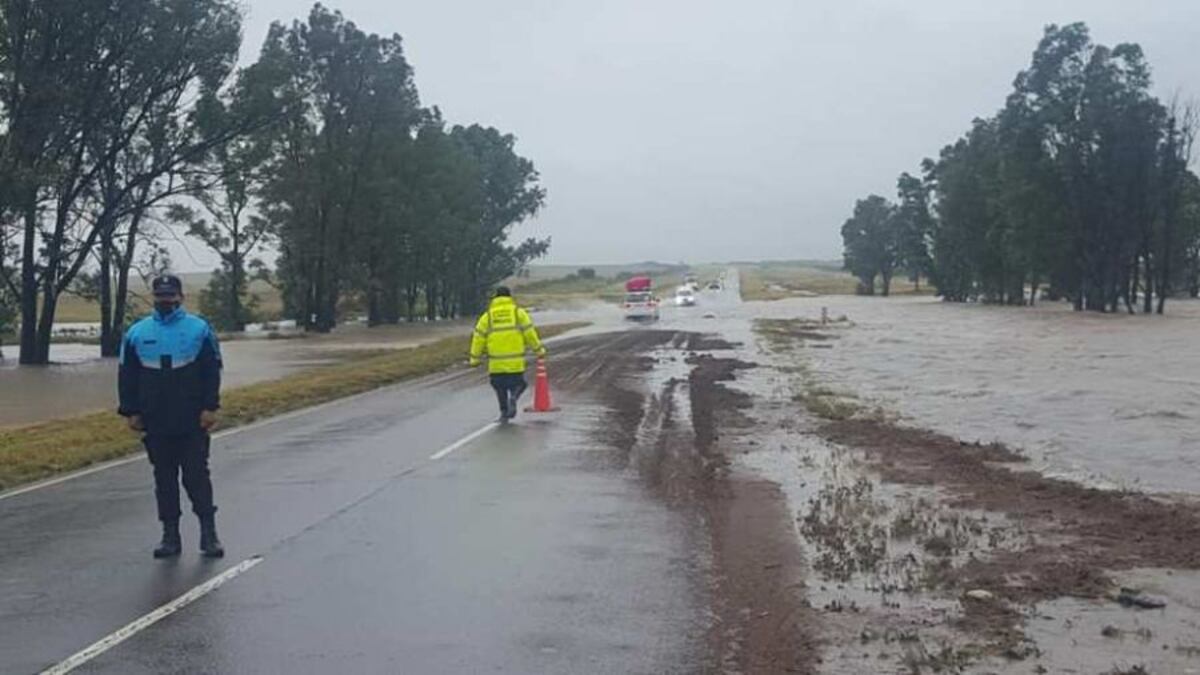 Así quedó la ruta Nacional N° 3, a 40 kilómetros de Patagones. (Perfil)