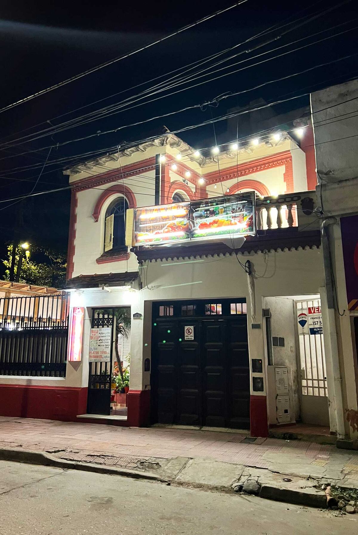 Peruanita Chicken Restaurant (La Voz).