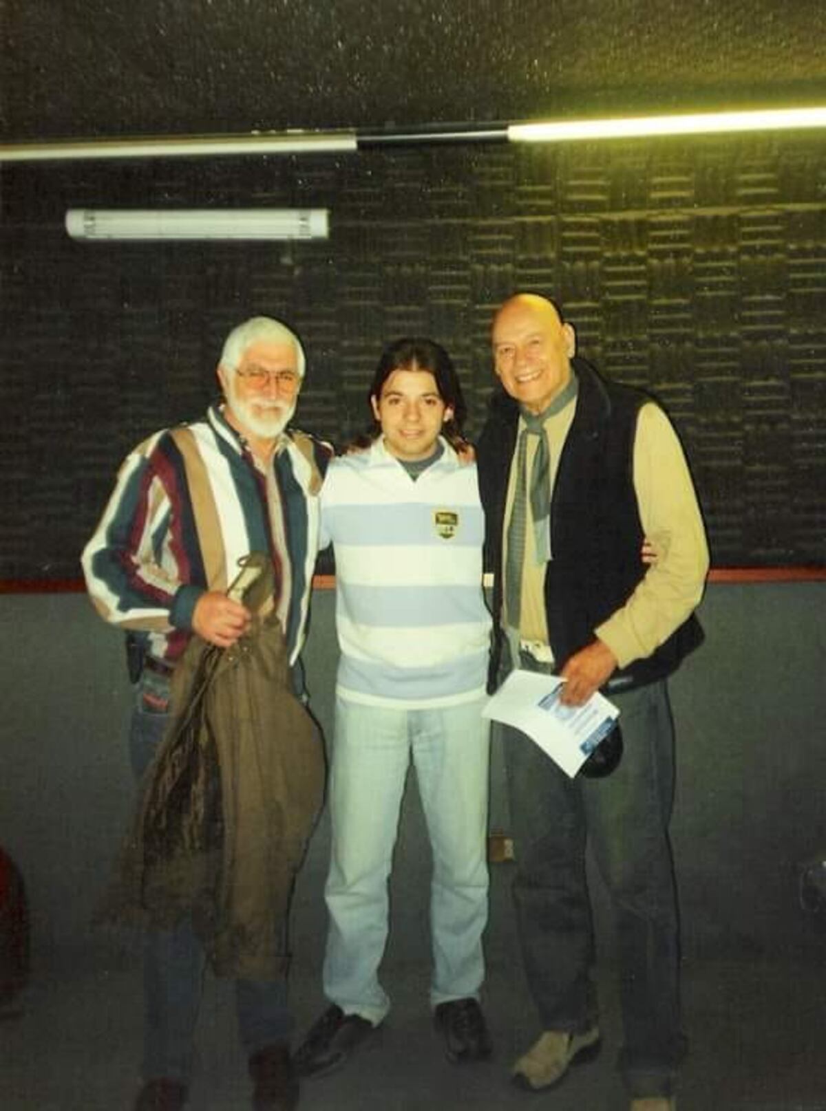 Lucas Fernández y el Dúo Salteño en los estudios de Radio Nacional Córdoba. (Gentileza del autor).