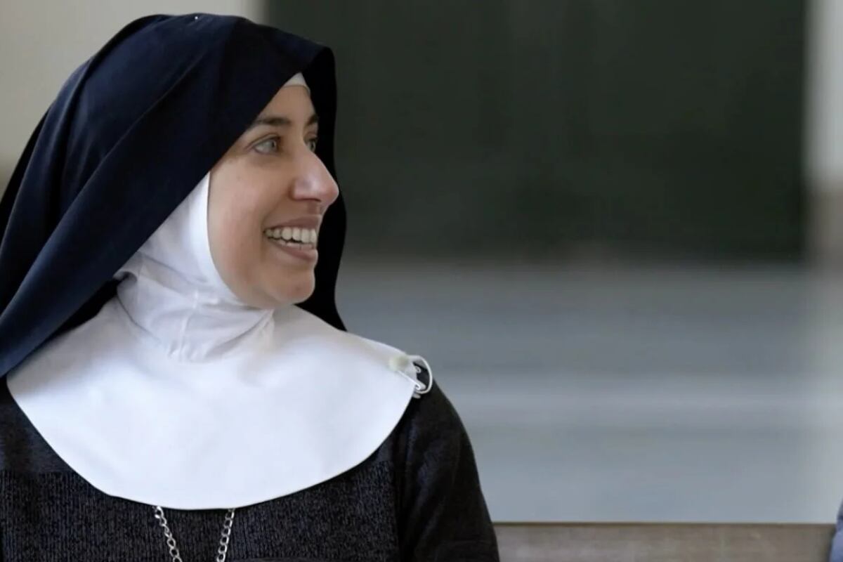 Aline Pereira Ghammachi, una religiosa brasileña de 41 años, denunció que fue expulsada del monasterio por su belleza.