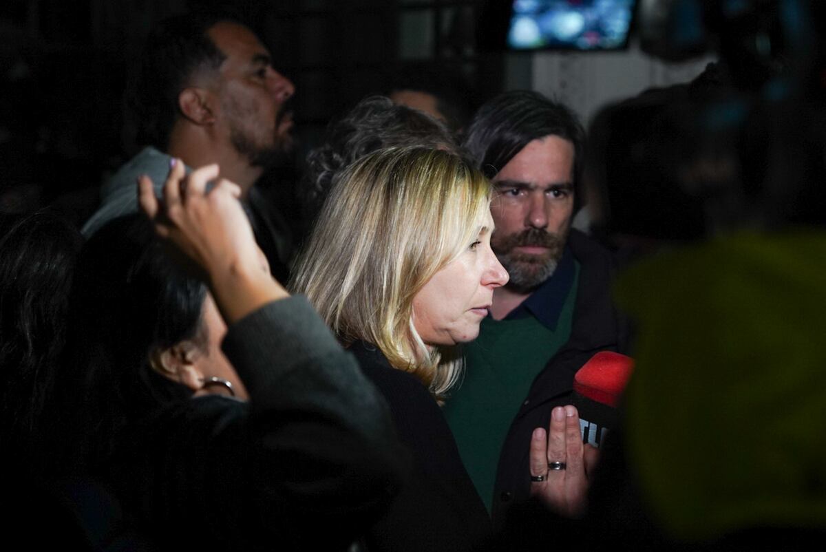 Myriam Bregman manifestándose en apoyo a Cristina Kirchner. (Gentileza Clarín)