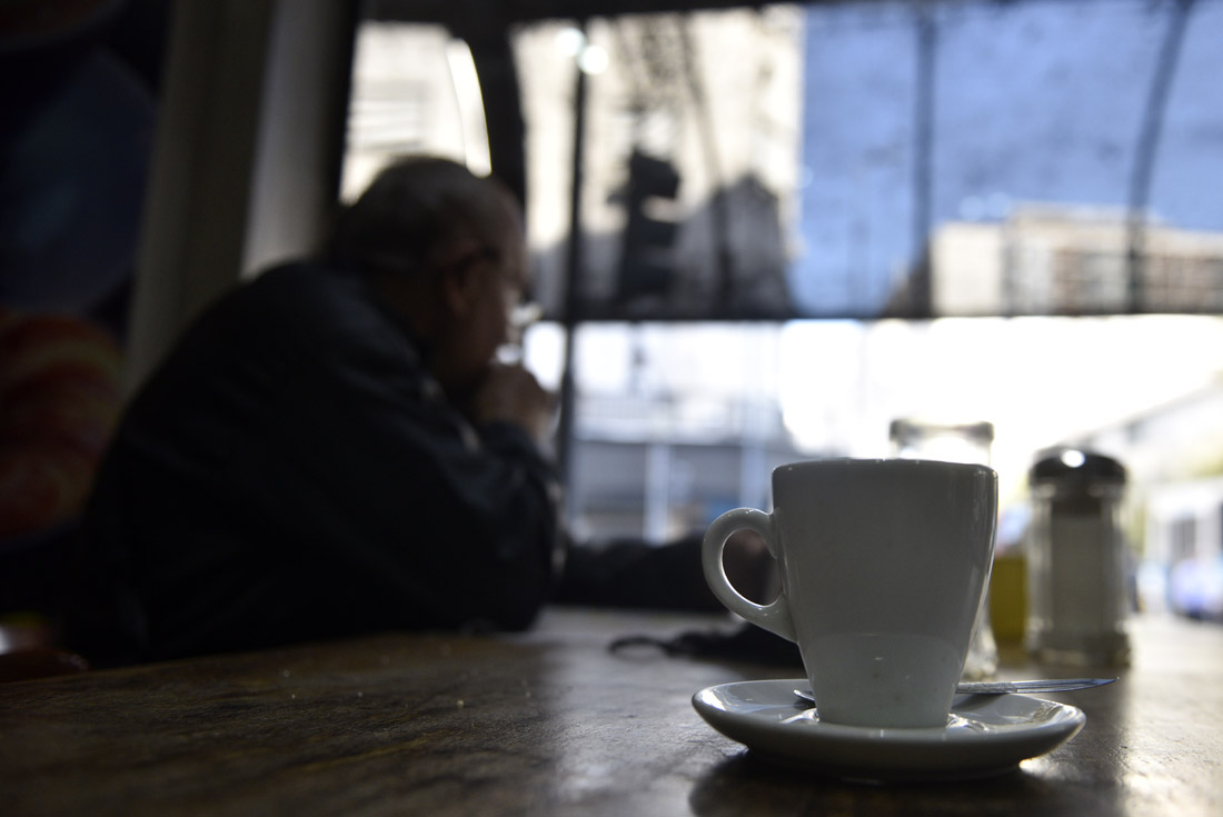 Hoy, tomar un café oscila entre 150 pesos y 300 pesos. (Ramiro Pereyra / La Voz)