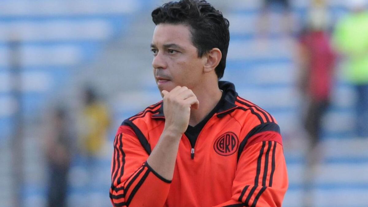 El entrenador rearma su equipo por las ausencias para visitar a Fluminense. (Clarín)