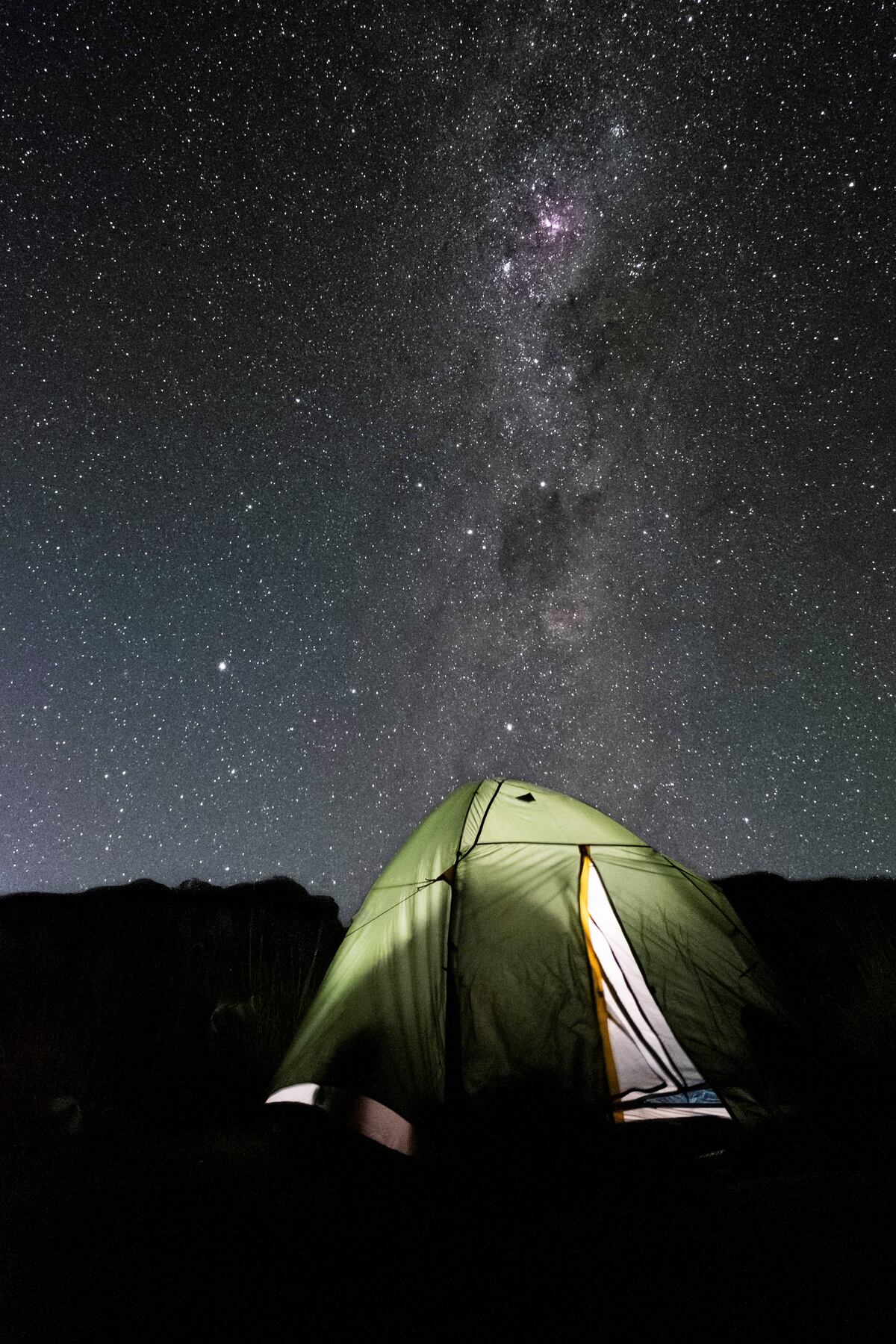 El cielo se vuelve gigante en medio de la montaña, permitiendo observar la Vía Láctea sin obstáculos. (Gentileza: Martín De Rico)