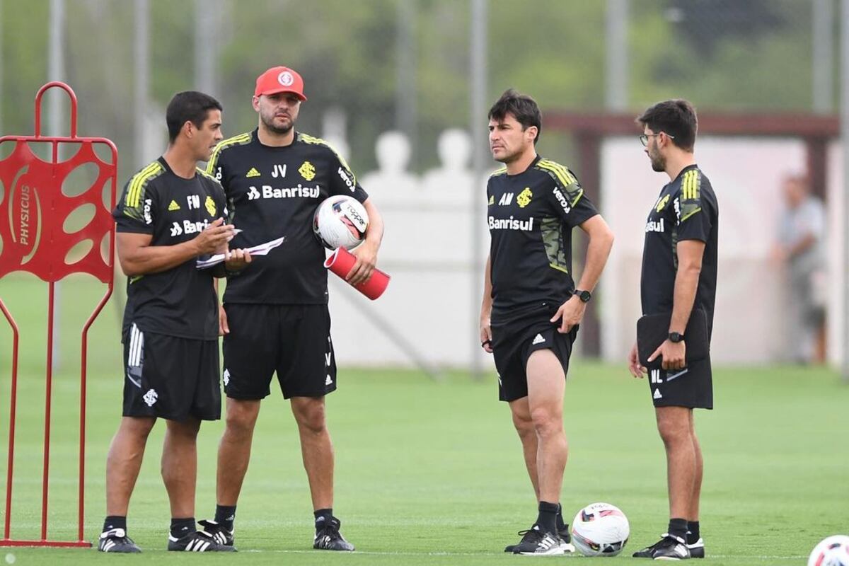 Mariano Levisman, joven entrenador cordobés que estuvo en Barrio Parque y ahora asumió junto al "Cacique" Medina en Granada de España. (Instagram Mariano Levisman).