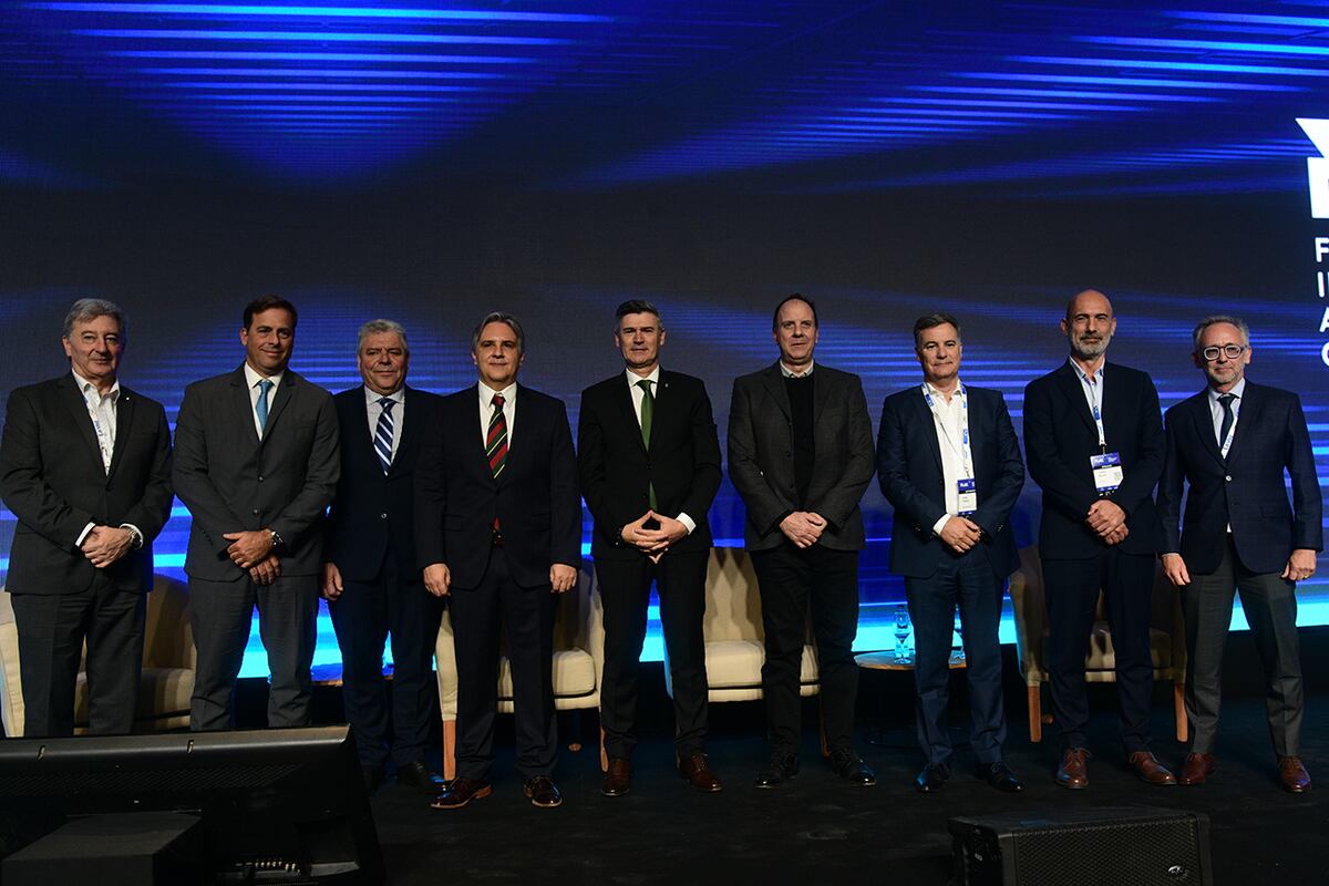 Autoridades y organizadores en la apertura del FIAC 2025. (Ramiro Pereyra / La Voz)