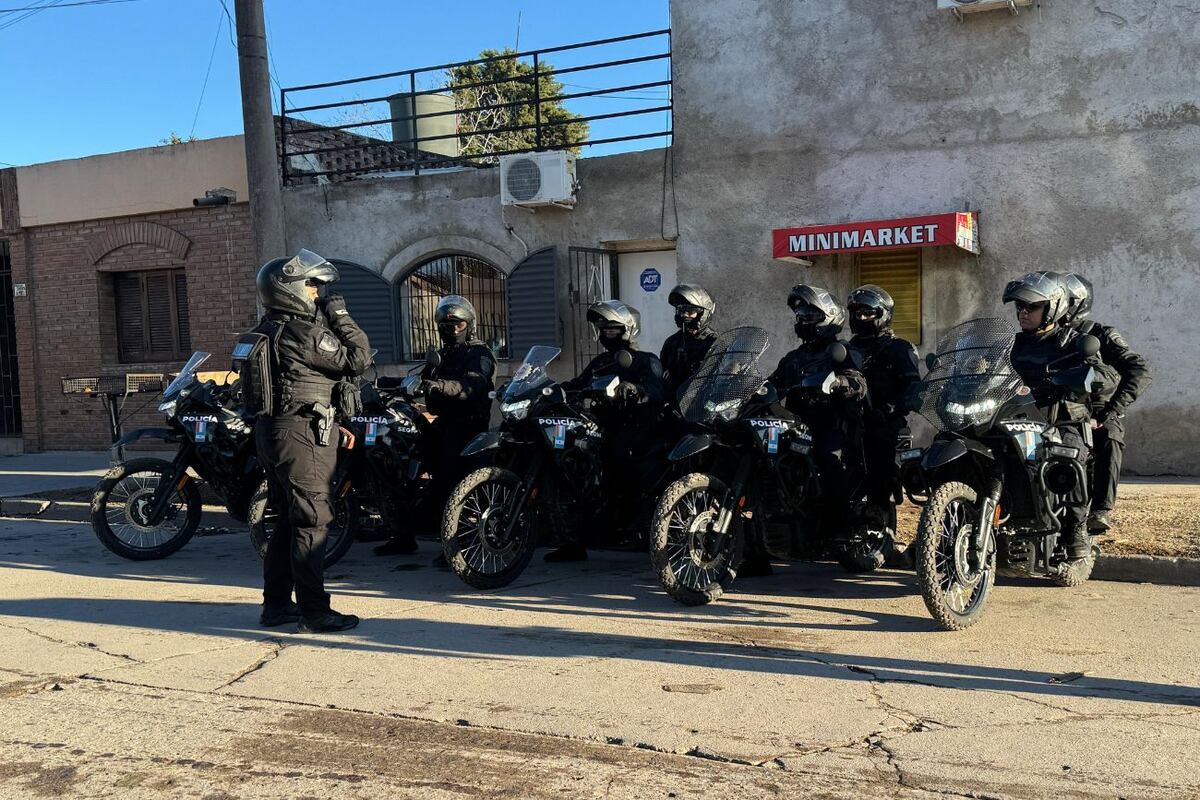En barrio Yapeyú se realizaron múltiples allanamientos y hubo detenidos. (Policía).