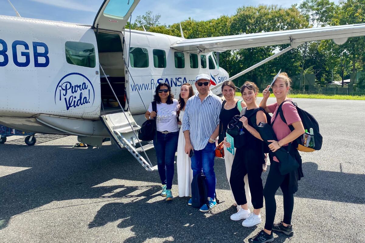 El viaje desde San José a Puerto Jiménez en avioneta, además de ser una gran aventura, el trayecto dura entre seis y siete horas.