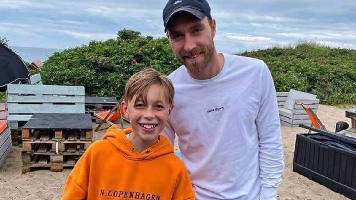 UN NIÑO DANÉS SE ENCONTRÓ CON CHRISTIAN ERIKSEN Y COMPARTIÓ EL MOMENTO EN LAS REDES SOCIALES. / Gentileza.