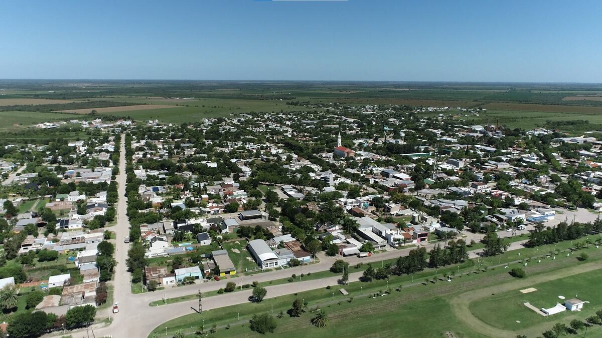 El pueblo combina rasgos alemanes con la naturaleza.