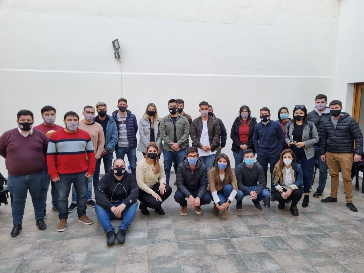 Imagen de parte de la juventud de Cambiando Juntos, de Juntos por el Cambio. (Cambiando Juntos)