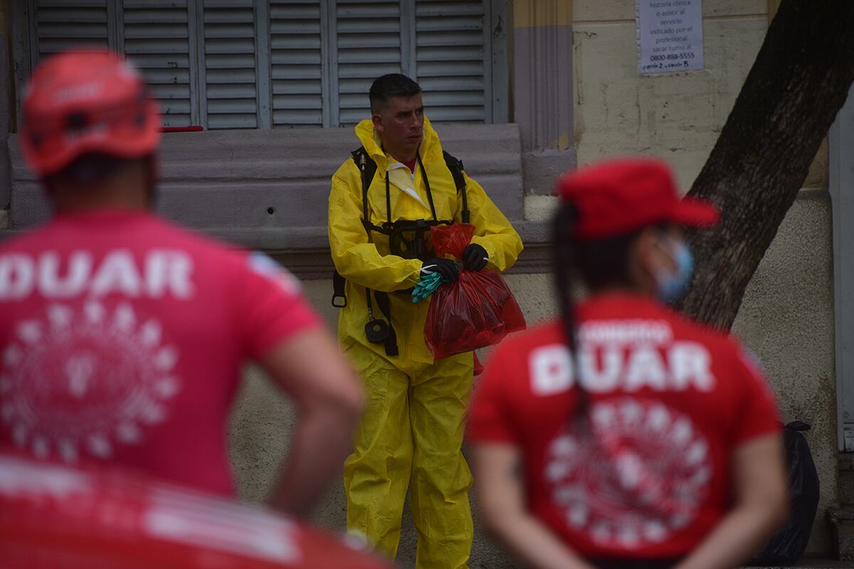 El DUAR en el Centro Odontológico Municipal de Bº Centro, donde se habría liberado una sustancia química que causó malestar en varias personas. (Pedro Castillo / La Voz)
