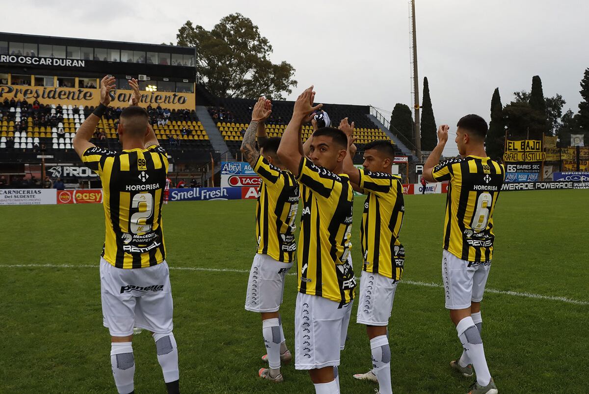 Almirante Brown viene de empatar 3-3 con Gimnasia de Mendoza por la Zona A de la Primera Nacional. (Prensa Almirante Brown)