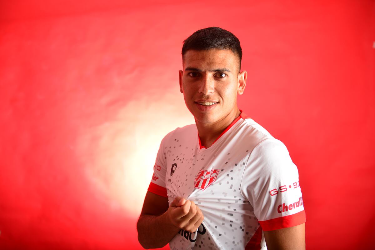 Santiago Rodriguez jugador de Instituto en podcast en Redaccion La Voz.