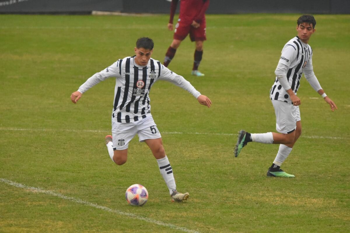 Matías Gómez tuvo actividad oficial, después de 300 días