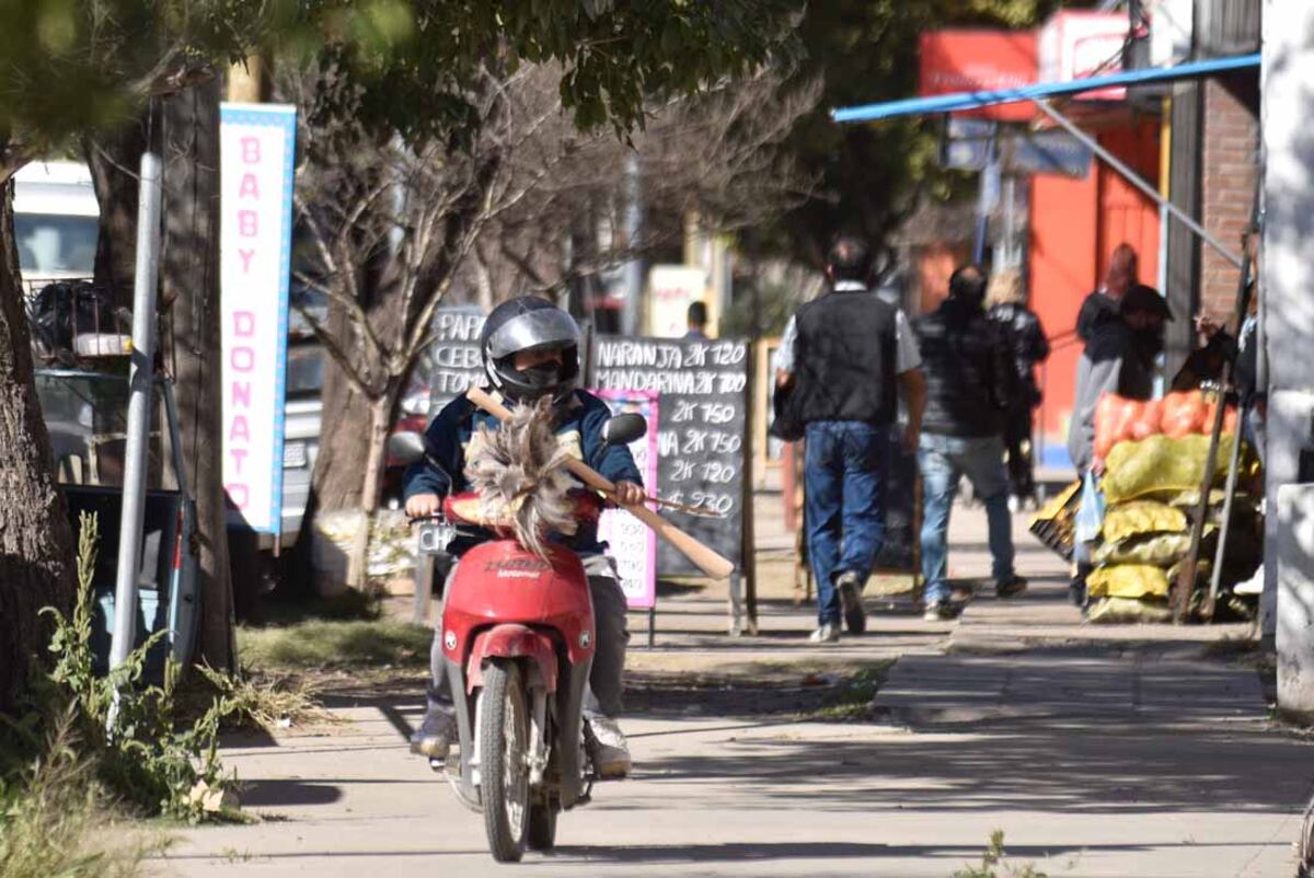 En la zona de Argüello muchos comerciantes abrieron este miércoles  sus negocios. (Ramiro Pereyra)