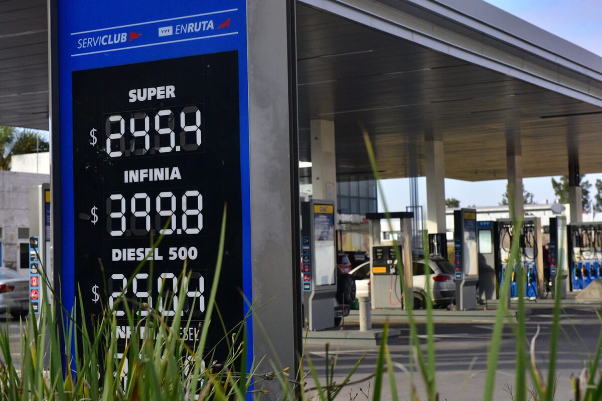 Vuelven a aumentar los combustibles (José Gabriel Hernández/LaVoz).