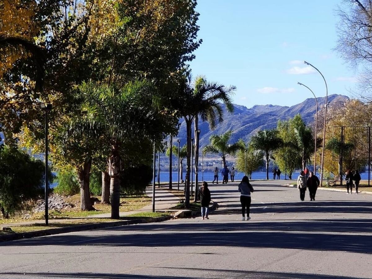 Costanera de Villa Carlos Paz. Esperan que en julio vuelva a recuperar movimiento. (la Voz)