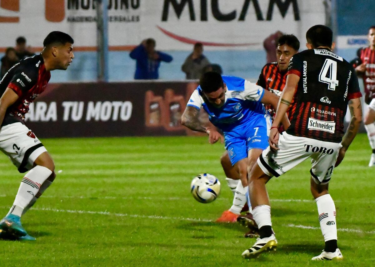 Estudiantes de Río Cuarto enfrentó de local a Patronato por la Primera Nacional. (Tomy Fragueiro / La Voz)