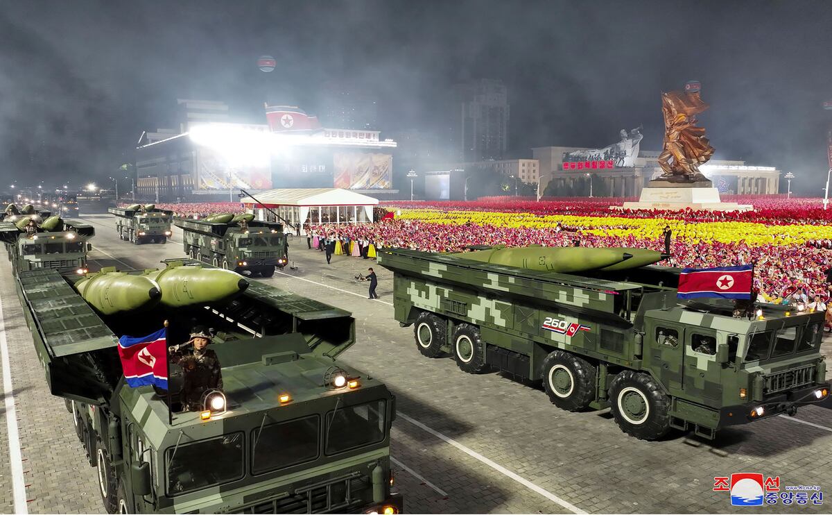 El desfile militar presidido por Kim Jong Un en Corea del Norte.