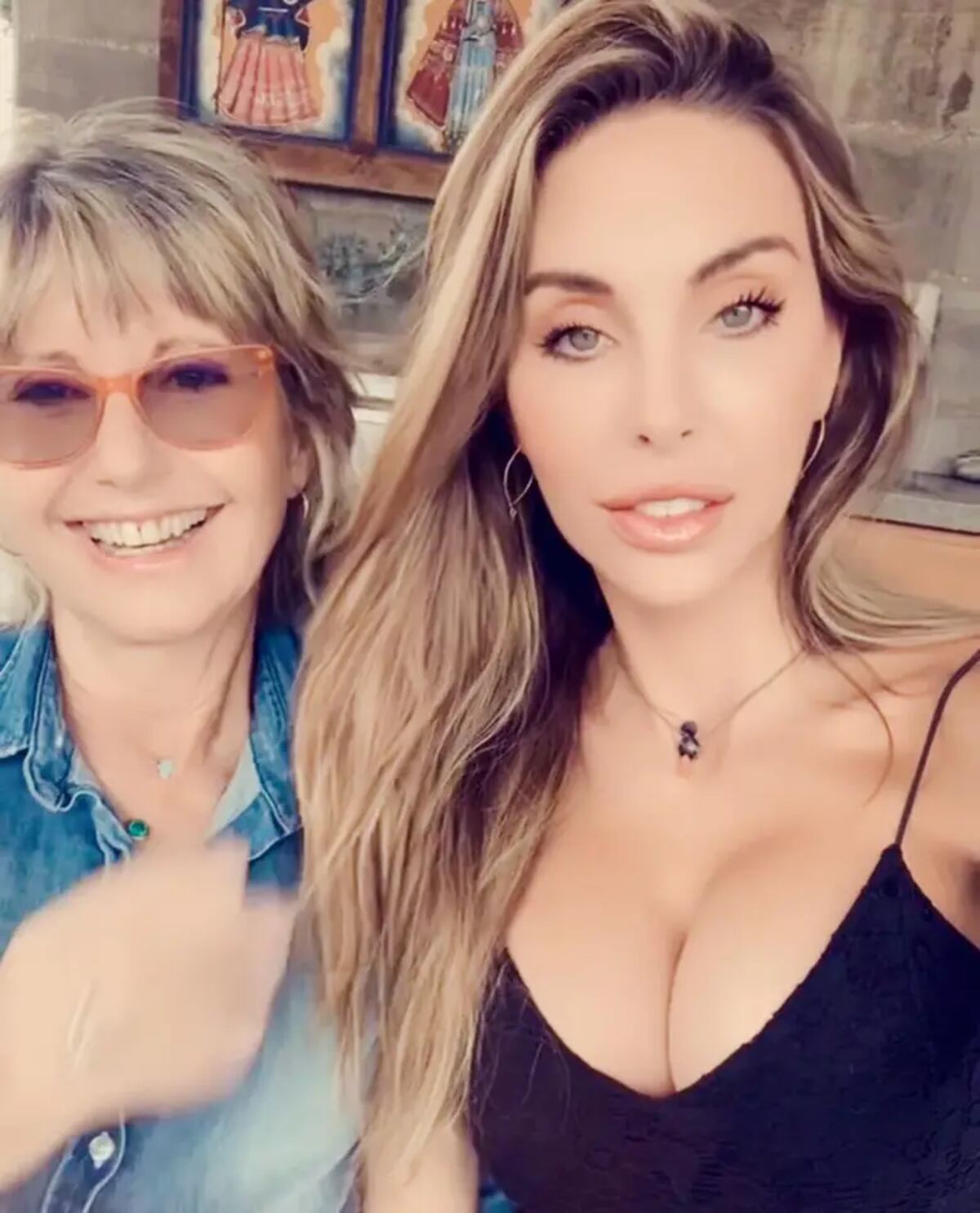 Olivia Newton-John junto a su hija, Chloe. (Foto: Instagram)