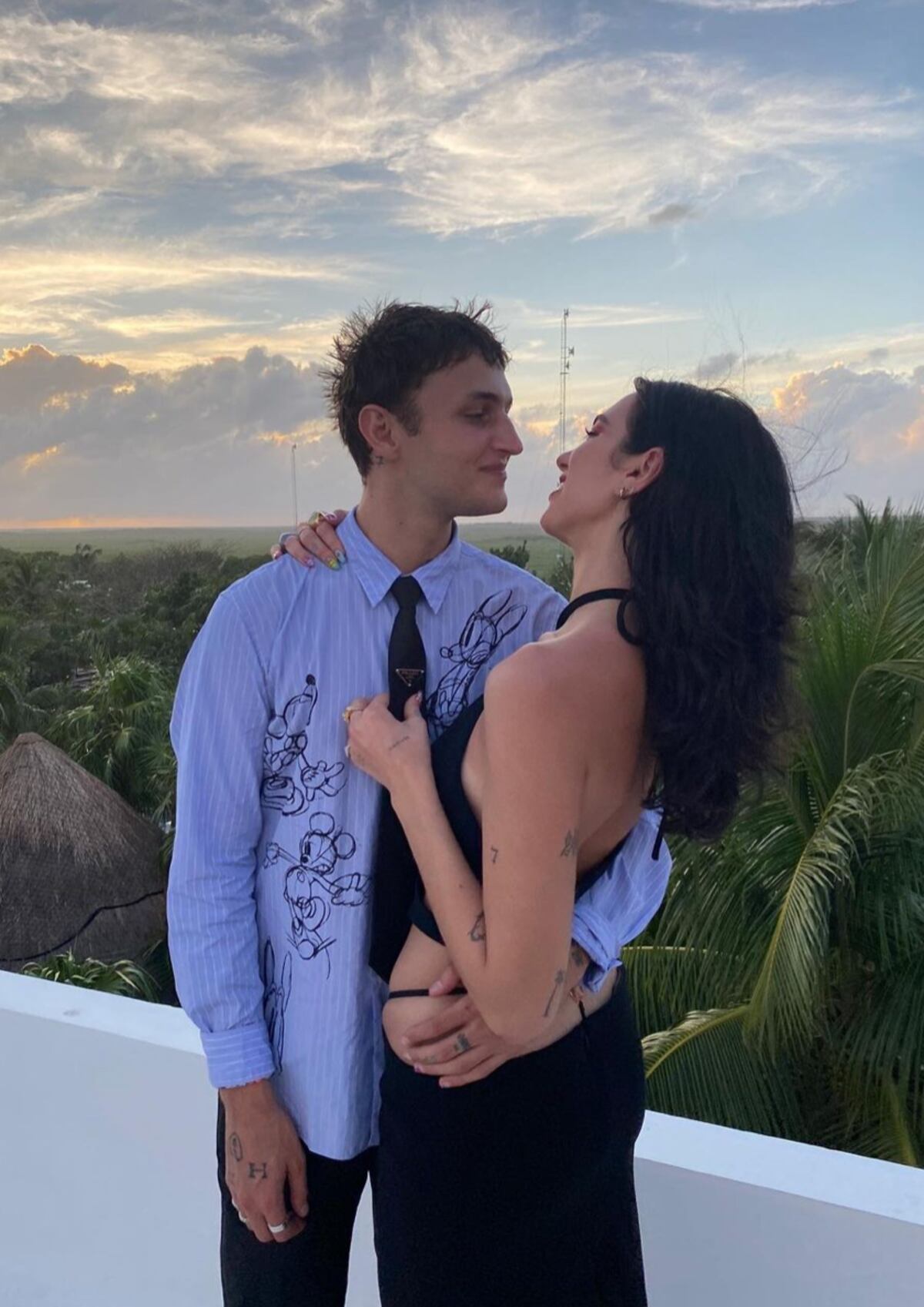 Dua Lipa junto a Anwar Hadid, cuando todavía eran pareja.