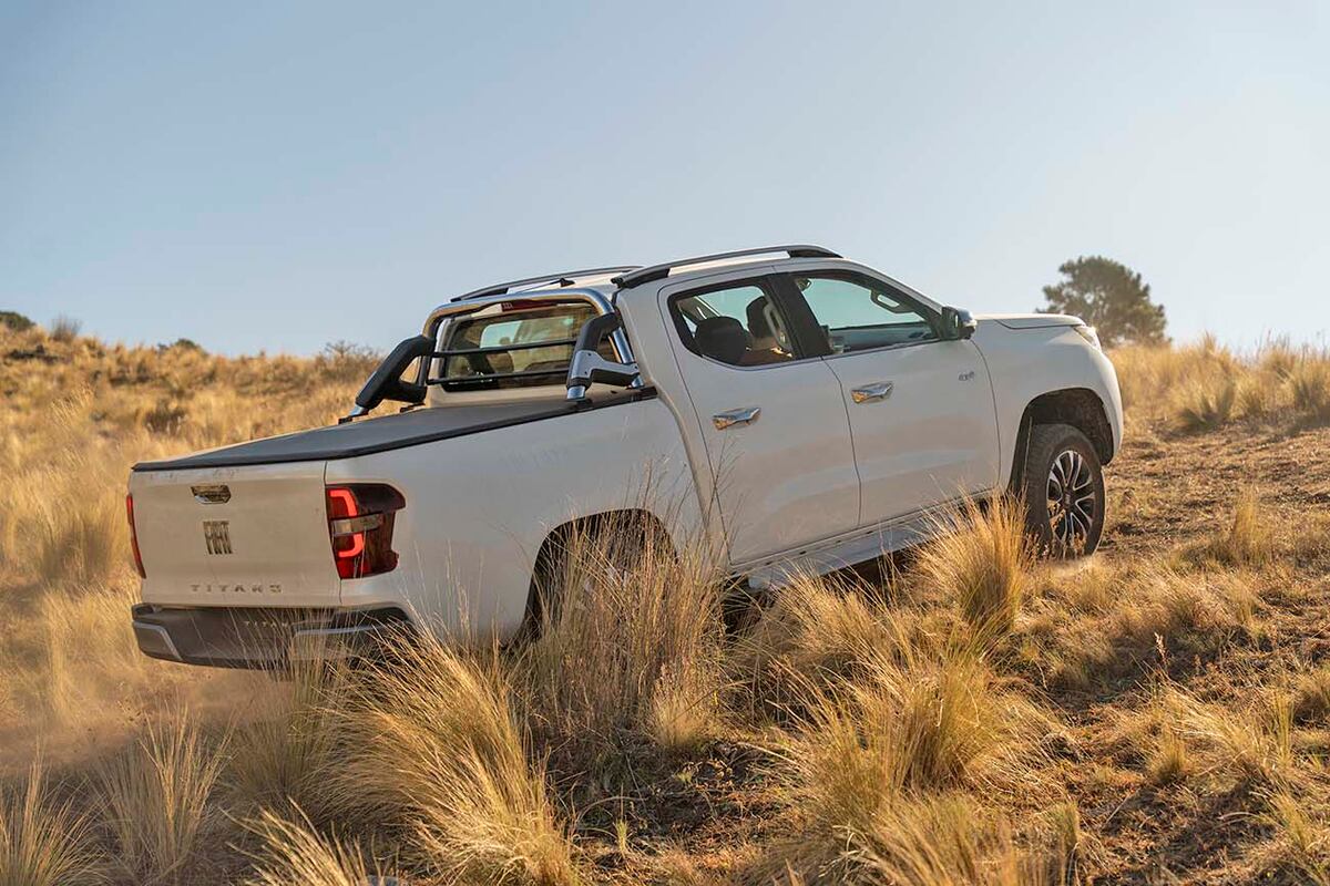 La Titano tiene la particularidad de que utiliza una plataforma de una pick-up china de la firma Changan.