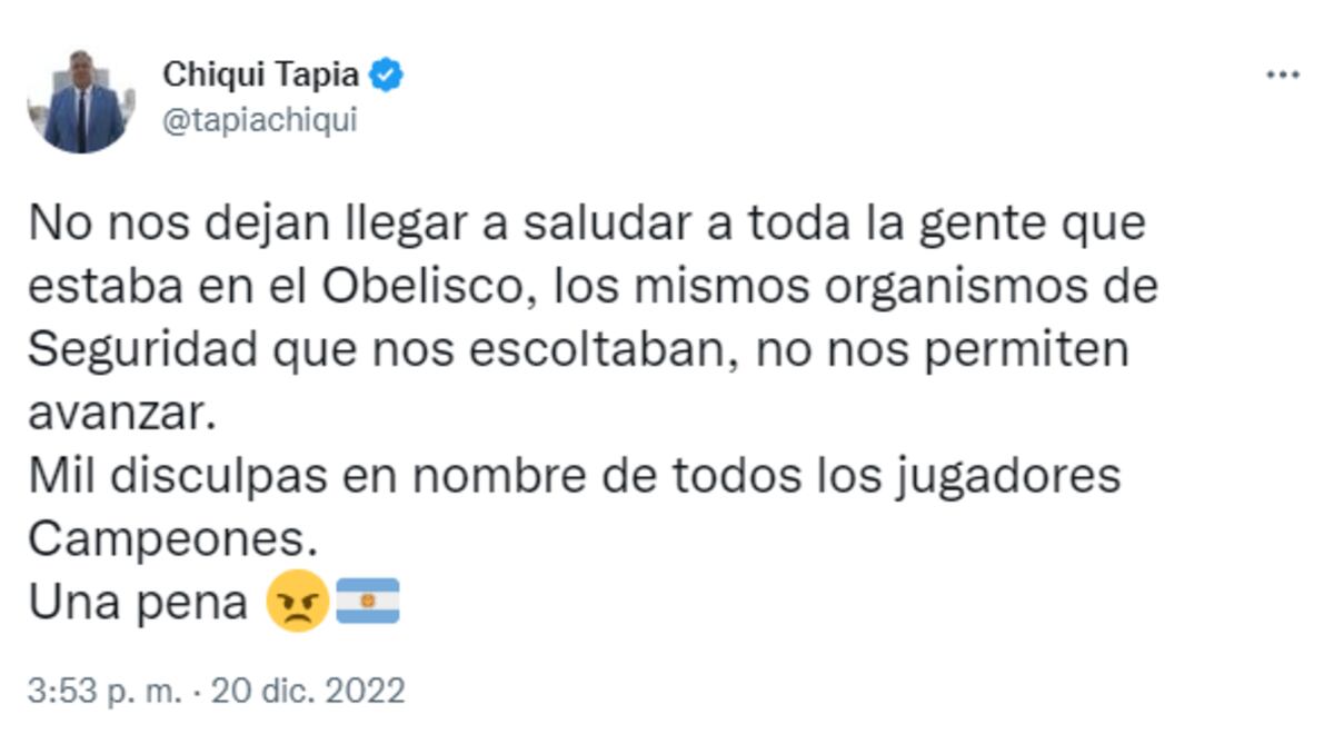 La furia del "Chiqui" Tapia ante la imposibilidad de finalizar la caravana.