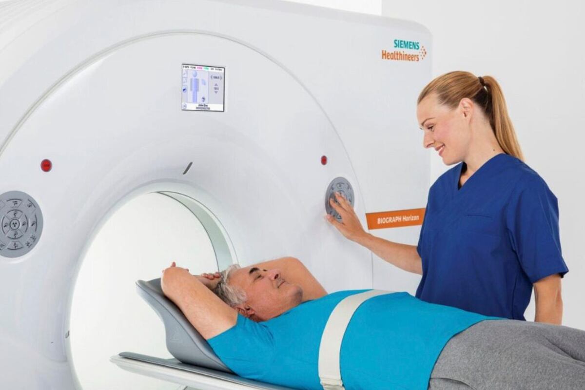 El primer tratamiento teragnóstico realizado en Córdoba con Lutecio-177 PSMA posiciona a Instituto Oulton como referente regional en oncología de precisión y medicina nuclear avanzada.