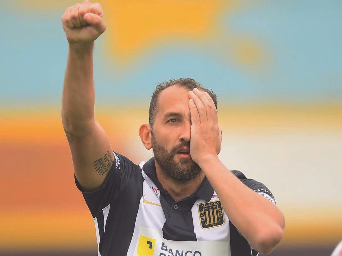 El delantero Hernán Barcos sigue haciendo goles con Alianza Lima. Pura vigencia. (Gentileza Liga de Fútbol de Perú).