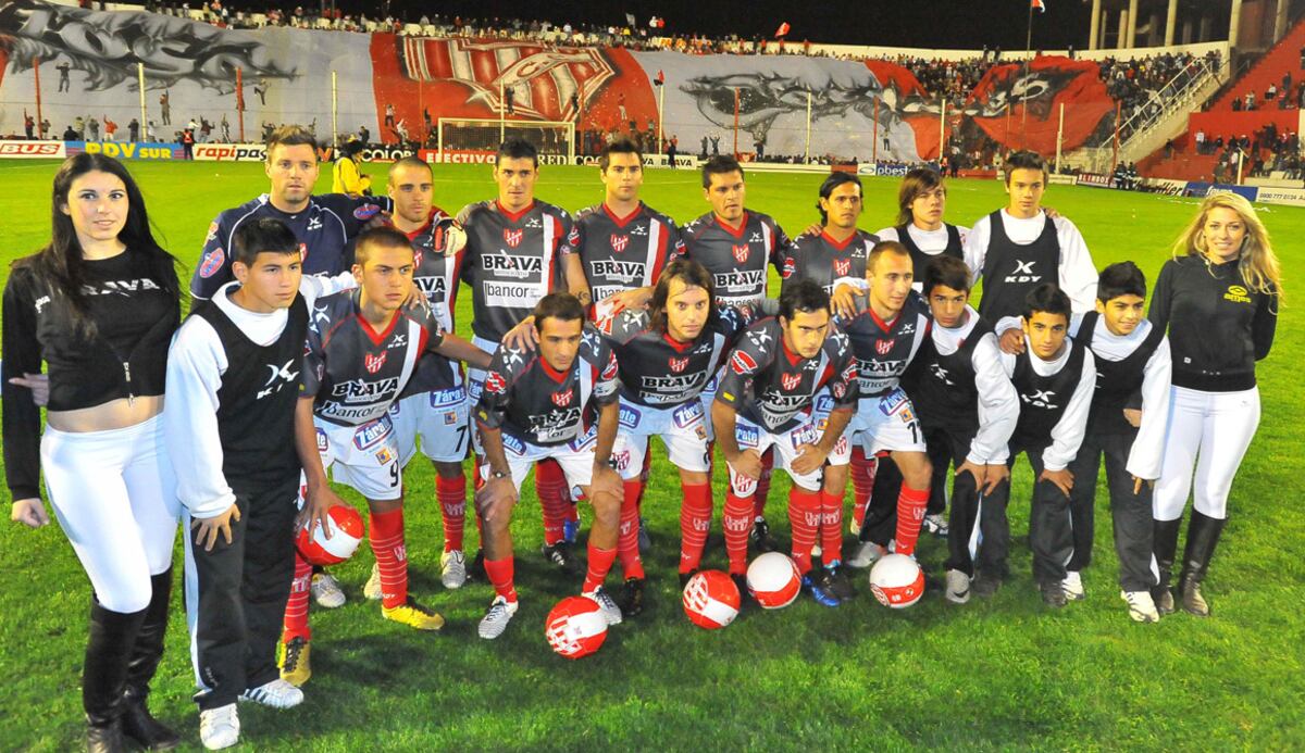 El 12 de agosto de 2011 la Gloria venció por 2 a 0 a Huracán en Alta Córdoba con Franco como DT. Paulo mostró algunos pincelazos de su talento y compartió la delantera con Burzio y López Macri.