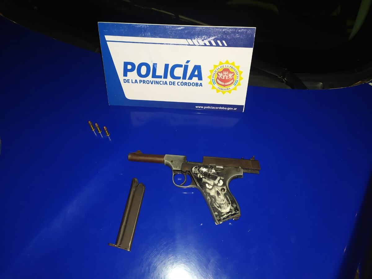 Secuestran una pistola. (Policía de Córdoba)