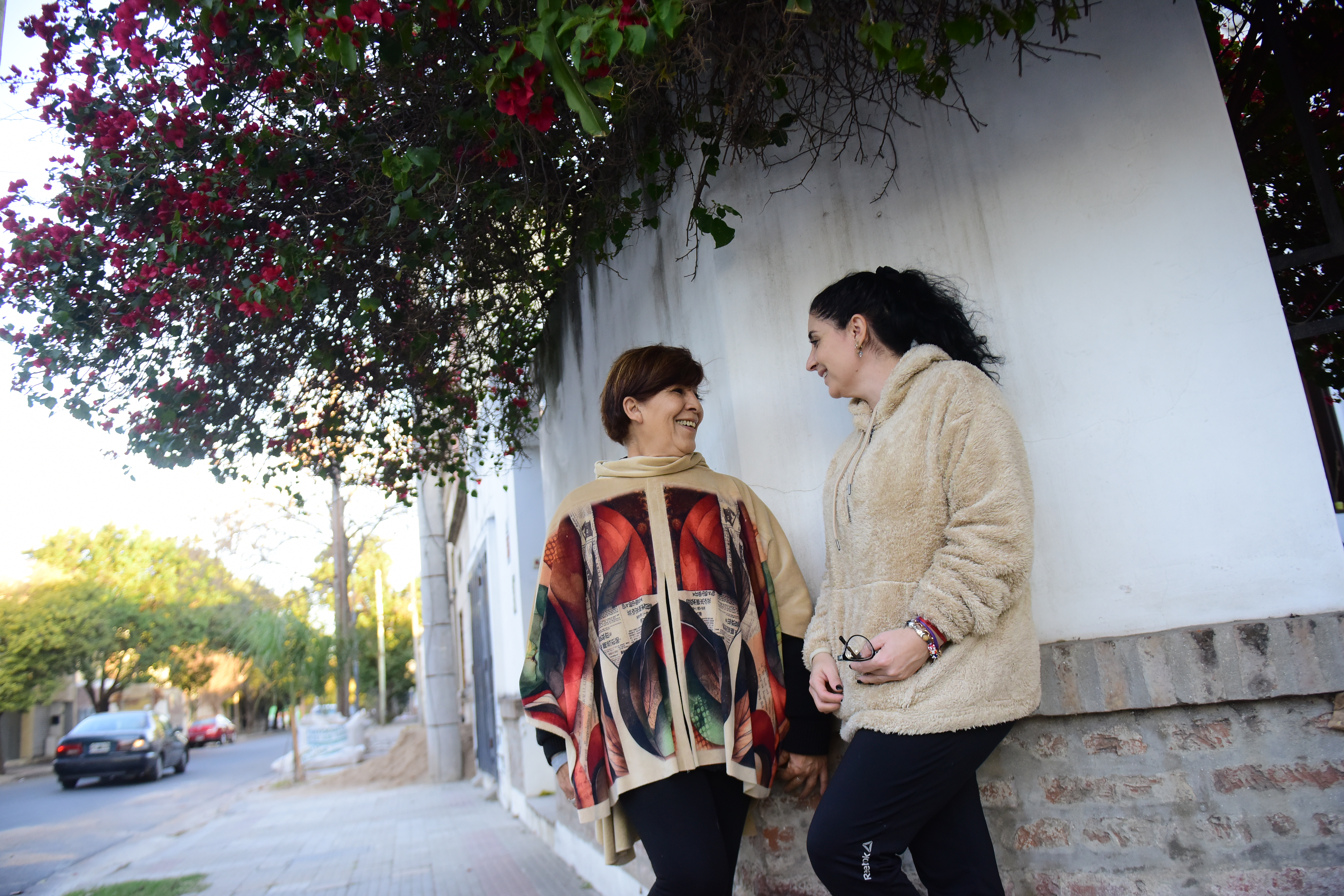 Los desafíos de acompañar a los padres en la vejez. Lorena (48) y su mamá Susana (74). (Javier Ferreyra/La Voz)