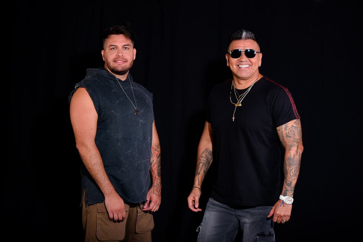 Ever Gonzalo y Wally Mercado, las voces principales de una banda que se equilibra entre el pasado, el presente y el futuro. (Prensa Sabroso).