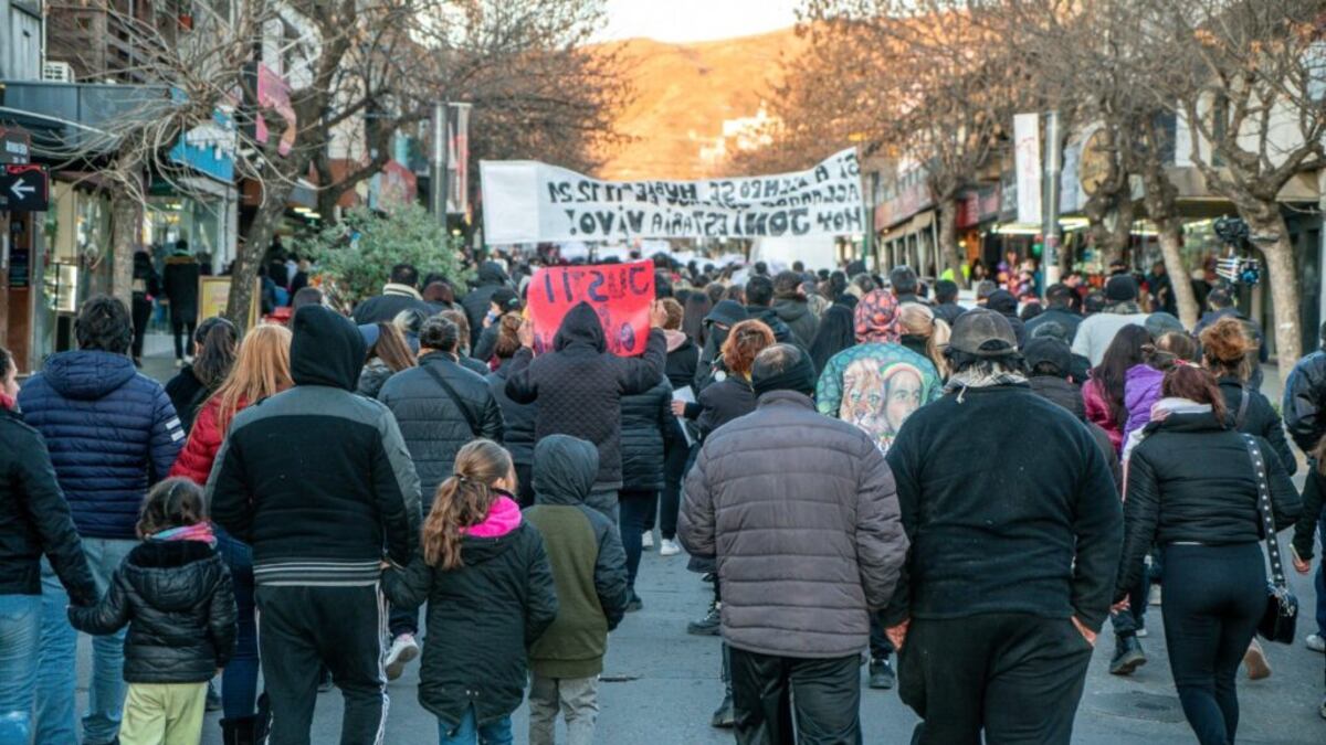 Reclamo. En las calles de La Falda se realizaron varias marchas de silencio. (Archivo)