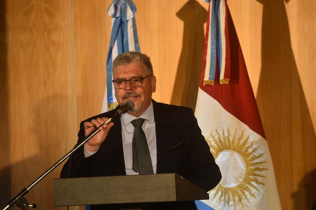 CLAUTO. Clúster Automotriz y de Movilidad Sostenible de Córdoba, presenta el primer Foro Internacional Automotriz de la Provincia de Córdoba. con la presencia del gobernador Martín Llaryora; el presidente de Adefa, Martín Zuppi; el presidente de Clauto, Gerardo Acosta, y el intendente de la ciudad de Córdoba, Daniel Passerini (Facundo Luque / La Voz)