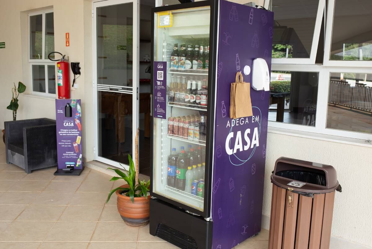 Con tecnología que permite reconocer productos, validar identidad (mayoría de edad) y pagar, Intuitivo desarrolló una heladera que funciona como máquina expendedora de cerveza. (Intuitivo)