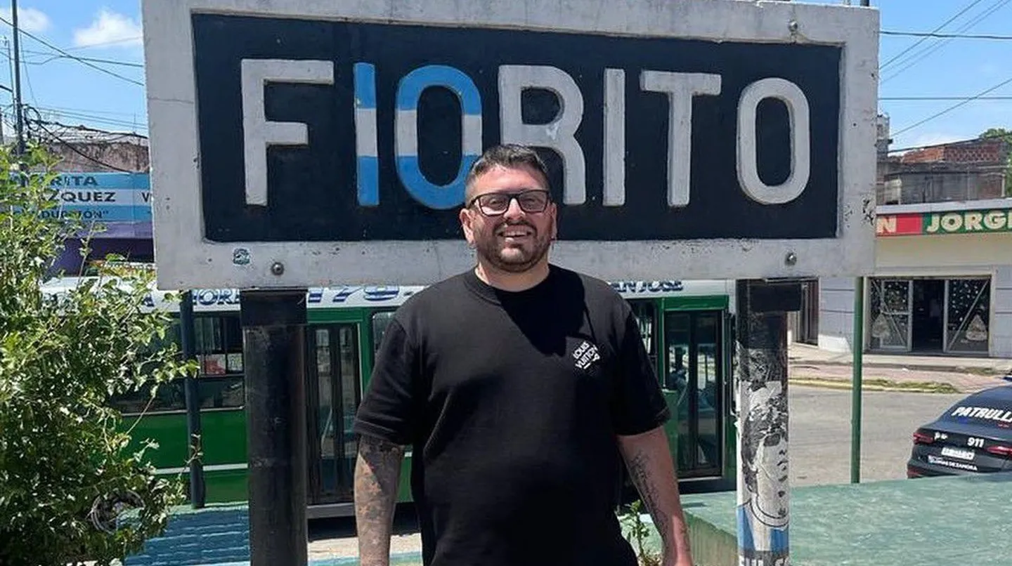 "Gracias Fiorito. Ciudad de D10S", escribió el exfutbolista y entrenador de fútbol Italo-argentino.