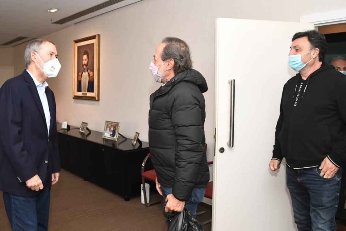 El gobernador Schiaretti recibió a Guillermo Francella y al director Marcos Carnevale. (Gobierno de Córdoba)